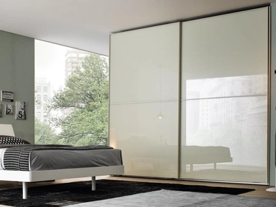 Armadio con ante scorrevoli Nevada laccato lucido di Giellesse