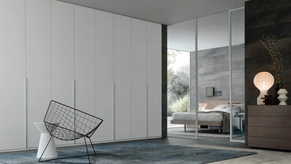 Armadio con ante battenti Outdoor laccato Bianco opaco di Giellesse