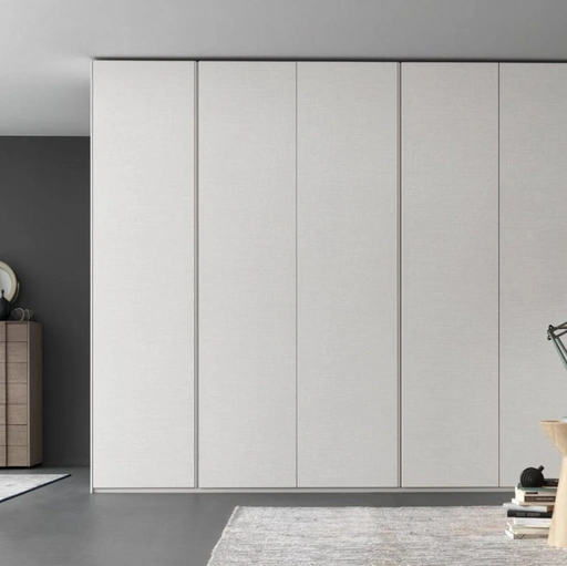 Armadio con ante battenti Glide laccato opaco di Giellesse