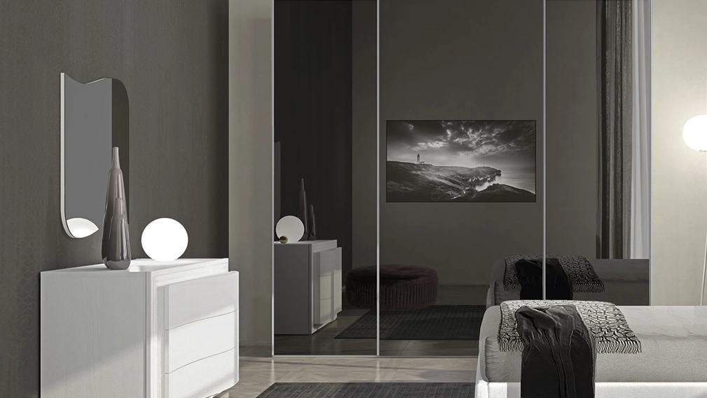 Armadio Riflessi con ante scorrevoli a specchio di Adriatica