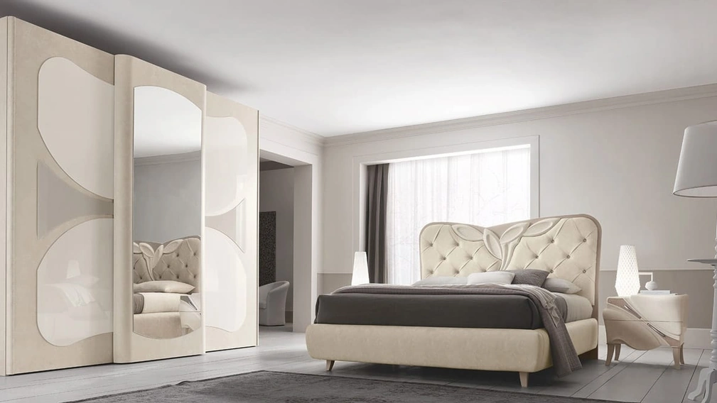 Armadio Vintage finitura perlage di Adriatica