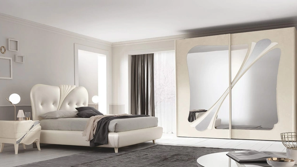 Armadio Vintage finitura perlage di Adriatica