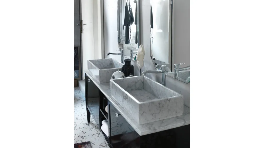 Mobile Bagno da appoggio in laccato lucido con doppio lavabo in marmo bianco di Carrara DIAMANTE DM25 di Compab