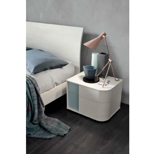 Comodino Bold in Olmo Artico laccato Nuvola di Maronese Acf