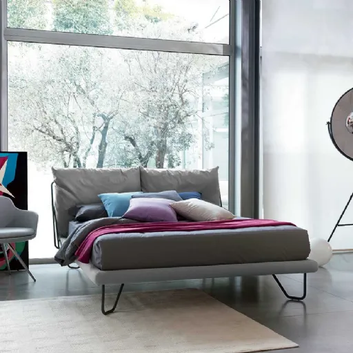 Letto in tessuto con testiera imbottita Miller di Bontempi Letti Design