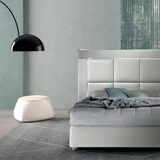 Letto singolo con testiera in pelle con cornice in alluminio Altare di Cosmo Letti