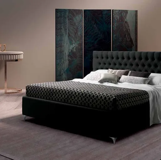 Letto in tessuto nero con testiera lavorazione capitonnè Fenice di Cosmo Letti