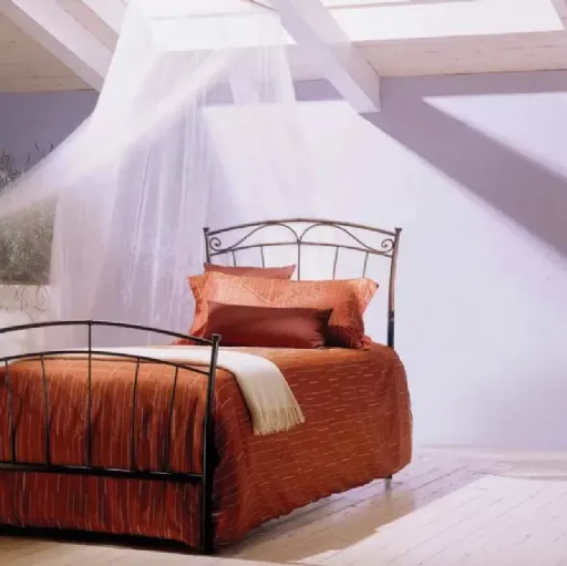 Letto singolo Dora in ferro battuto con testiera di Bontempi