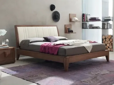 Letto con testiera in legno di Frassino con pannello in tessuto Stilo di Fasolin