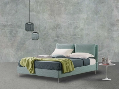 Letto in tessuto con testiera Alisha di Lettissimi