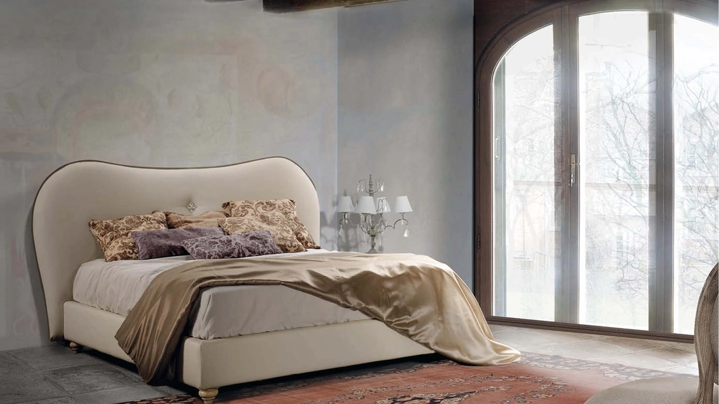 Letto imbottito Bernadette di Lettissimi