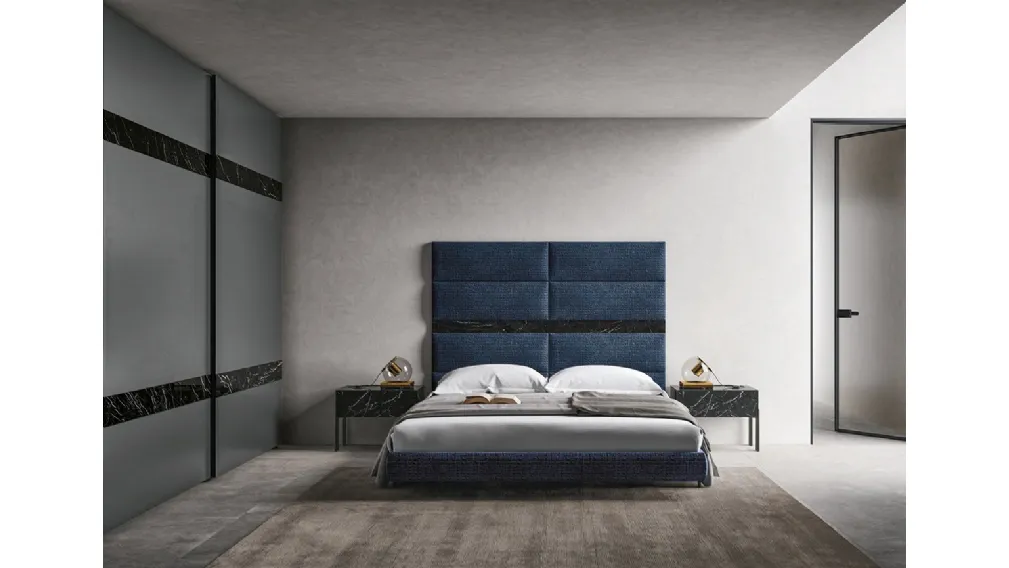 Letto di design con testiera in tessuto con inserto in marmo Materia261 06 di Passione Italiana