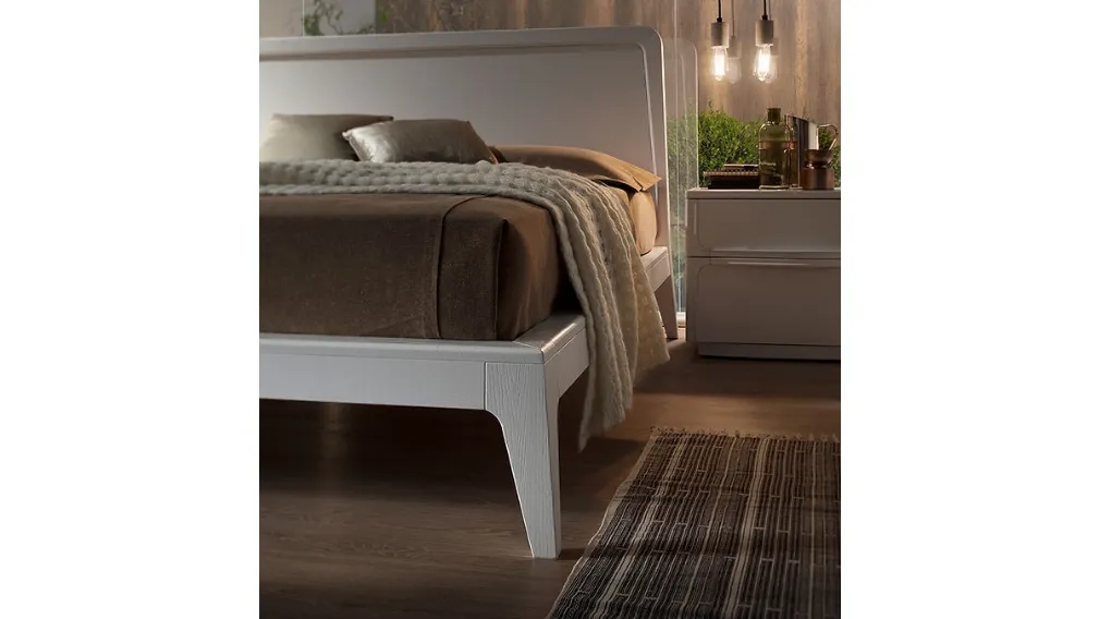 Letto in Frassino con testiera Simple di Fasolin