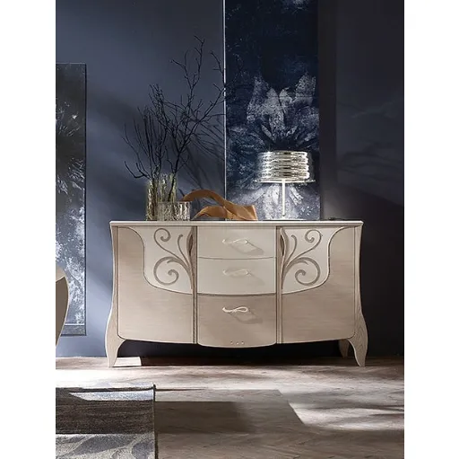 Madia Tresor in legno laccato con decori di Fasolin