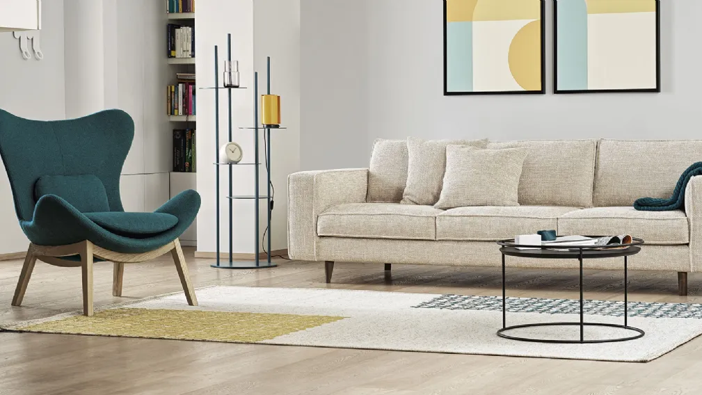 Poltrona Lazy in Tessuto con base in legno di Calligaris