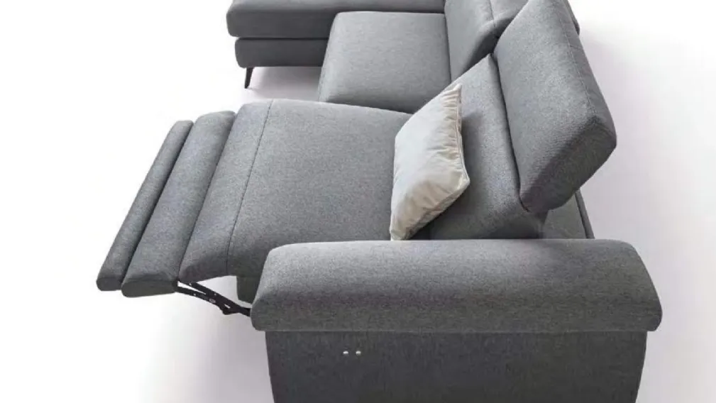 Divano con movimento relax in tessuto Zeno di Le Comfort
