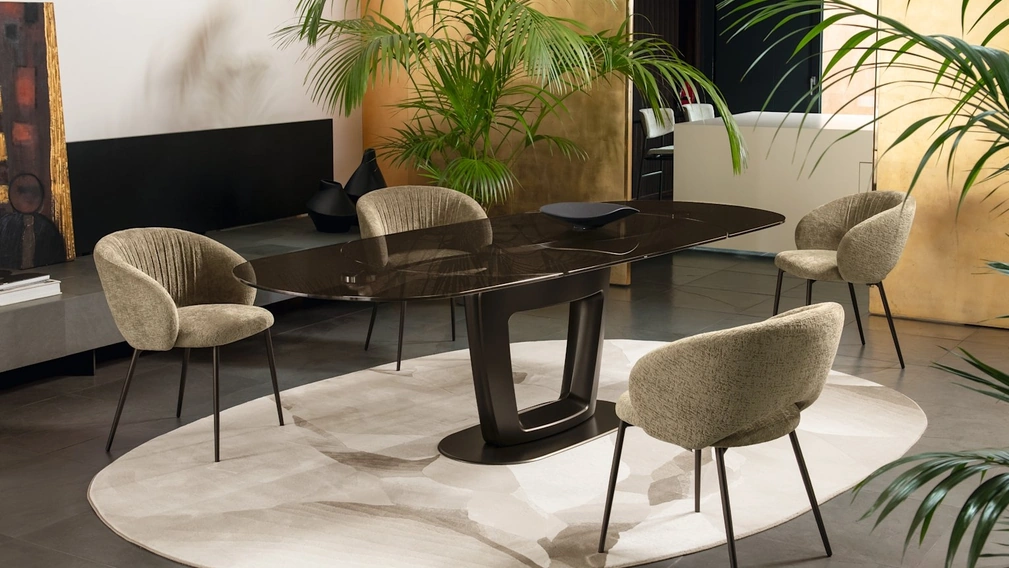 Sedia Anime in tessuto imbottito con gambe in metallo di Calligaris