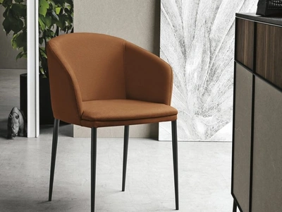 Sedia con braccioli Sofia poltroncina in pelle imbottita di Sedit