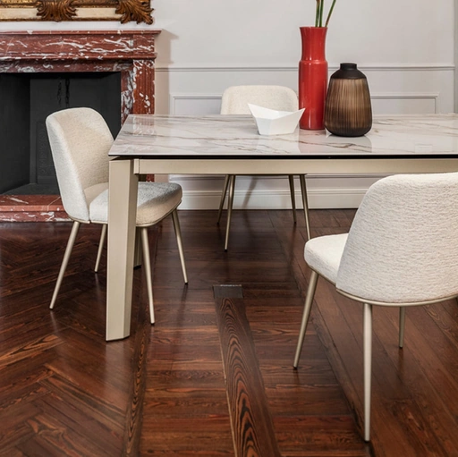 Tavolo Delta in ceramica di Calligaris