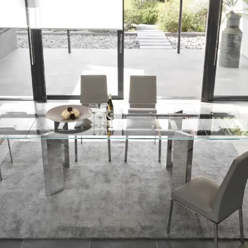 Tavolo allungabile in vetro con gambe in metallo Tower di Calligaris