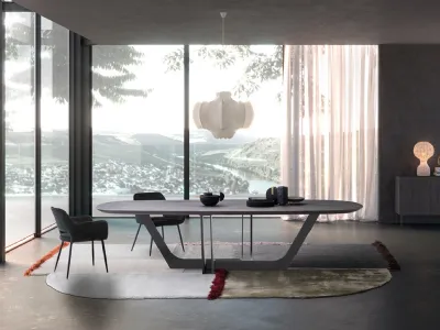 Tavolo Cosmopolitan con piano e base in Rovere massello di Devina Nais
