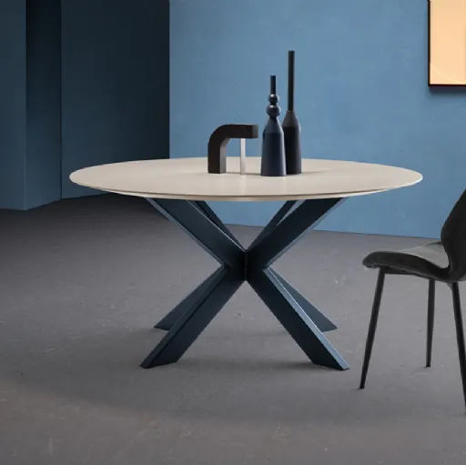 Tavolo Manhattan Ring con top in Rovere e base in ferro di Devina Nais