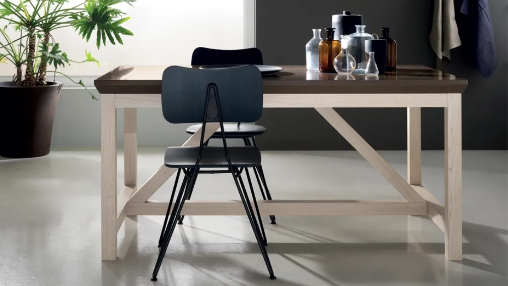 Tavolo Social Floating in legno con top verniciato di Scavolini