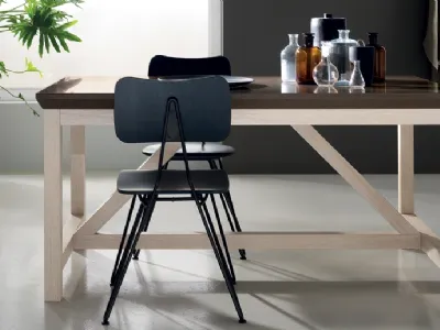 Tavolo Social Floating in legno con top verniciato di Scavolini