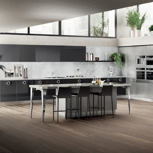 Cucina Classica Exclusiva in Laccato lucido Grigio Ferro di Scavolini