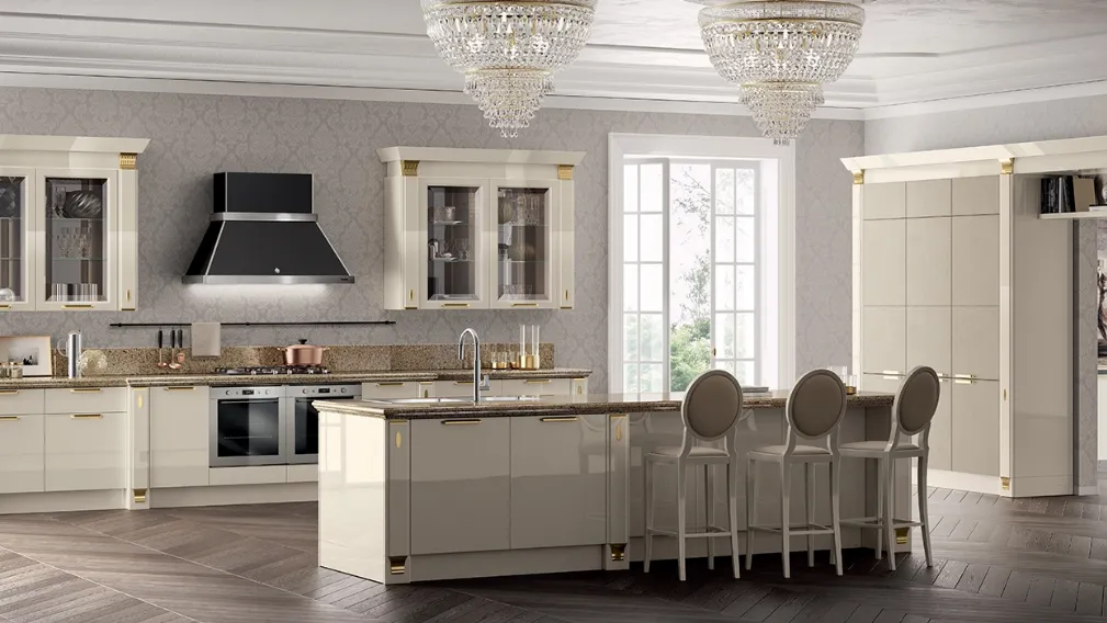 Cucina Classica Exclusiva in Laccato lucido Panna Porcellana di Scavolini