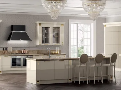 Cucina Classica Exclusiva in Laccato lucido Panna Porcellana di Scavolini
