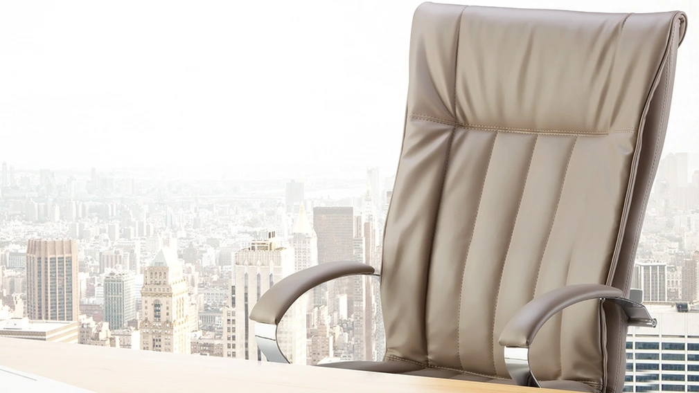 Poltrona Direzionale Apollo dalle forme ampie ed avvolgenti di Compir