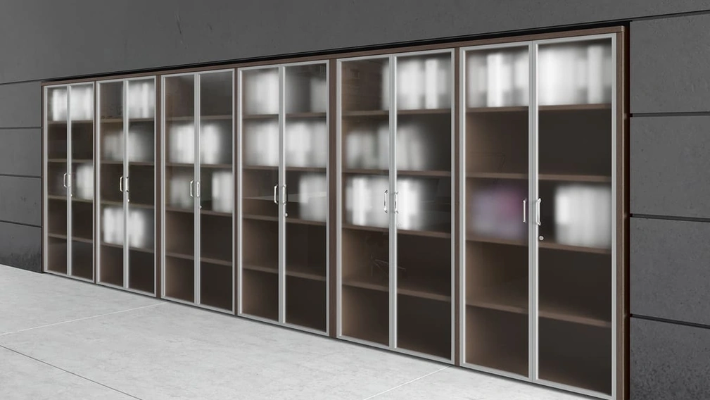Armadio Archivio Forma in melaminico con ante in vetro di Compir