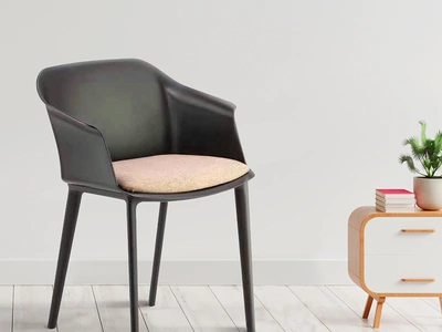 Seduta Ospiti Kona in polipropilene con cuscino in tessuto imbottito di Compir