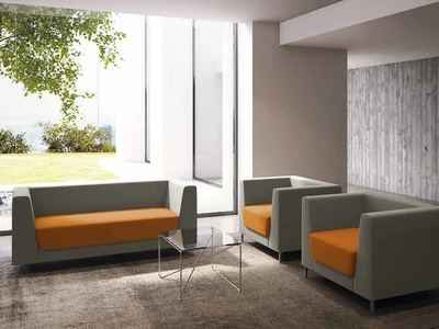 Divanetto e Poltroncine Lola in tessuto imbottito di Compir