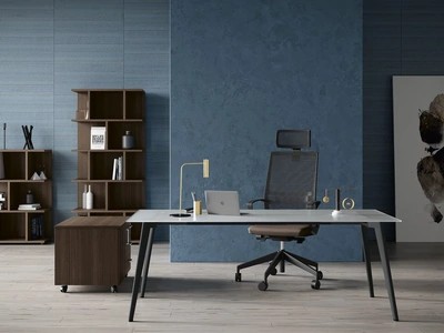 Scrivania Direzionale Rhea con top in vetro e gambe in metallo Antracite di Compir