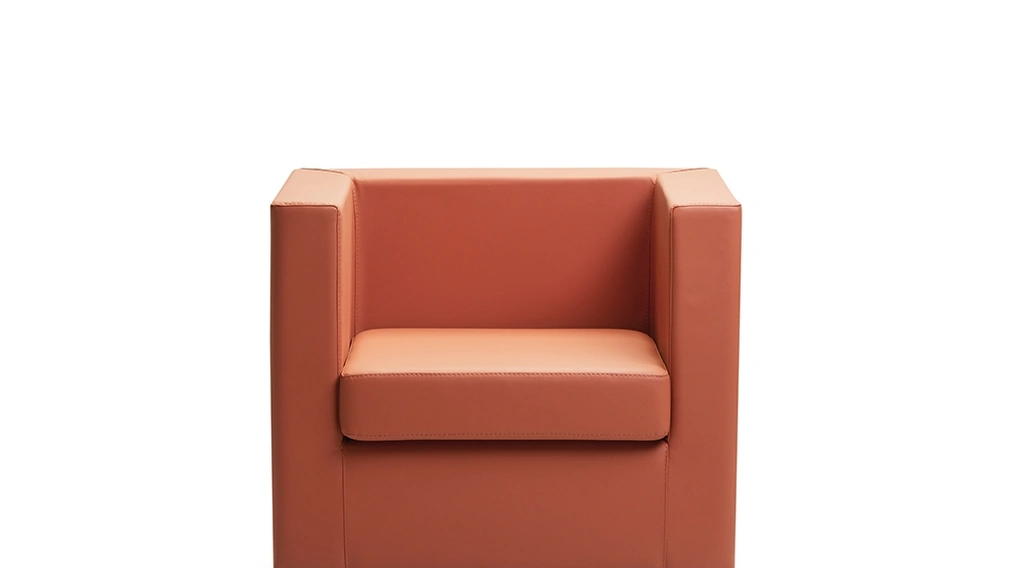 Poltroncina in ecopelle imbottita Relax di Compir