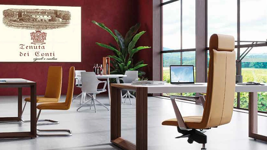 Poltrona Direzionale Status in ecopelle con braccioli in alluminio di Compir